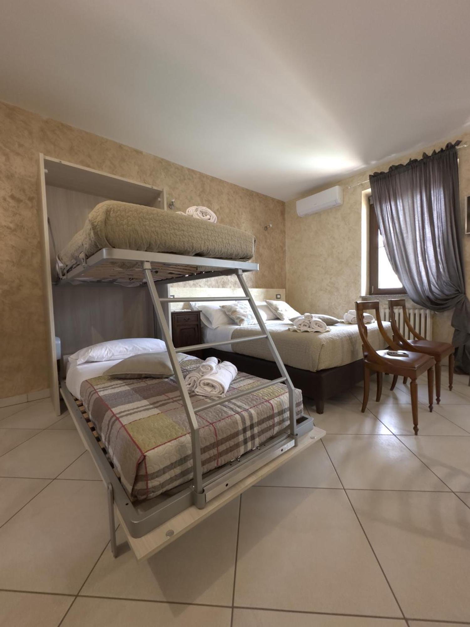 Rocche Di Montexelo - Green Key Apartments & Spa Monticello d'Alba Habitación foto